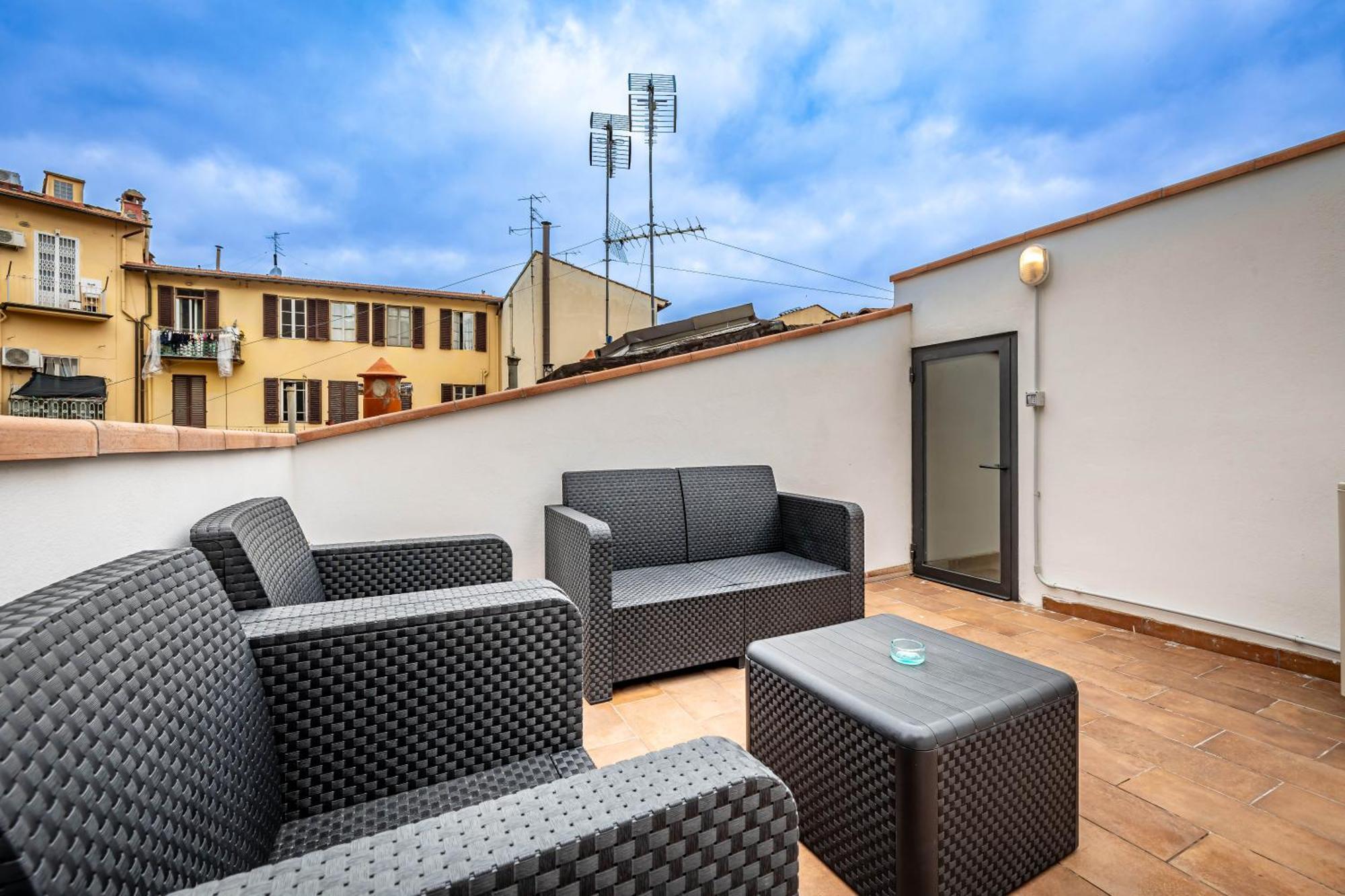 Yid Donatello Con Terrazzo Lägenhet Florens Exteriör bild